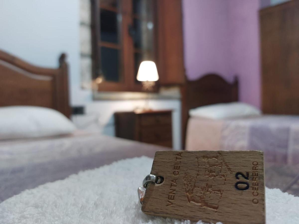 Hôtel La Venta Celta à O Cebrero Extérieur photo